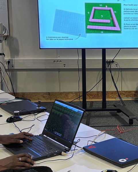 Urbancraft : ma Villette, création parents-enfants, un designer et un chercheur (IRI)